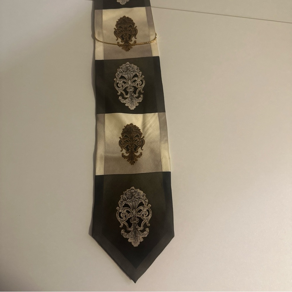 Giorgio Brutini Black and Gold Ornate Tie